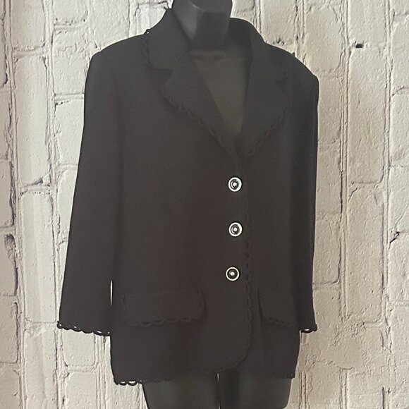 St. John Collection | Crochet Scallop Trim Jacket - Picture 2 of 16